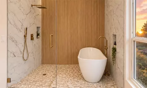 Bath - 6727 E Pinnacle Pointe, Orange, CA 92869 photo 5 of 8