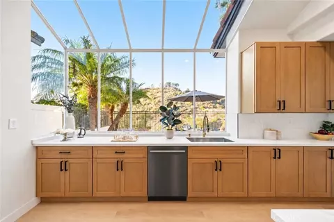 Kitchen - 6727 E Pinnacle Pointe, Orange, CA 92869 photo 5 of 7