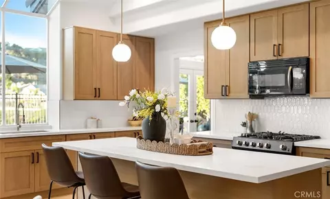 Kitchen - 6727 E Pinnacle Pointe, Orange, CA 92869 photo 7 of 7