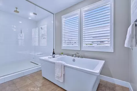 Bath - 168 Crossover, Irvine, CA 92618 photo 7 of 11