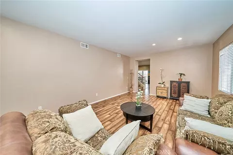 Living - 10249 Jennifer, Hesperia, CA 92345 photo 5 of 7