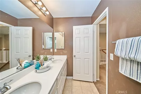 Bath - 10249 Jennifer, Hesperia, CA 92345 photo 6 of 6