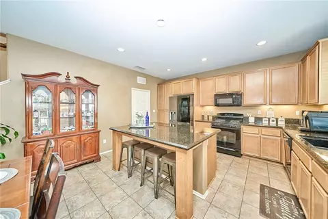 Kitchen - 10249 Jennifer, Hesperia, CA 92345 photo 3 of 5