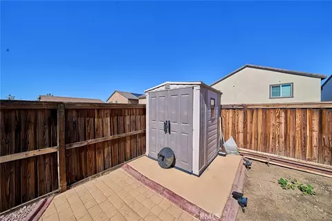 Exterior - 10249 Jennifer, Hesperia, CA 92345 photo 8 of 8