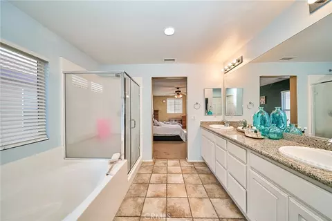 Bath - 10249 Jennifer, Hesperia, CA 92345 photo 3 of 6