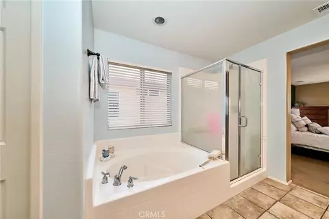 Bath - 10249 Jennifer, Hesperia, CA 92345 photo 4 of 6