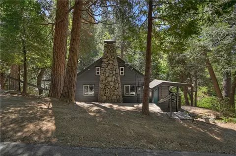 Exterior - 25005 Basel Dr, Crestline, CA 92325 photo 2 of 12