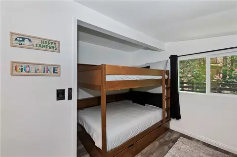Bedroom - 25005 Basel Dr, Crestline, CA 92325 photo 6 of 8