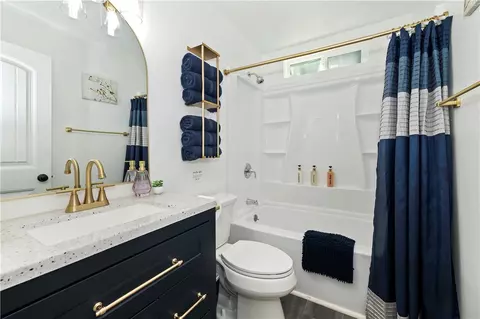 Bath - 25005 Basel Dr, Crestline, CA 92325 photo 1 of 1