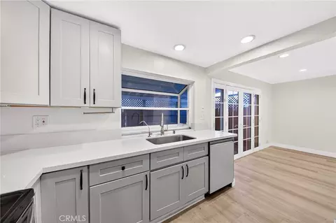 Kitchen - 4657 Larwin, Cypress, CA 90630 photo 2 of 2