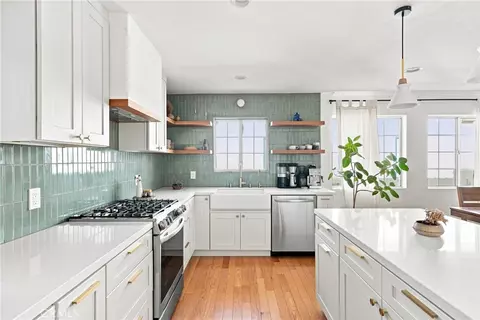 Kitchen - 3855 E Wilton, Long Beach, CA 90804 photo 3 of 8