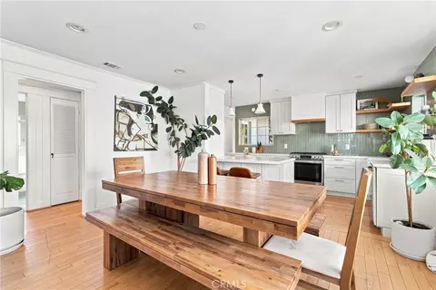 Dining - 3855 E Wilton, Long Beach, CA 90804 photo 4 of 5