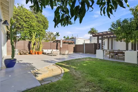 Exterior - 3855 E Wilton, Long Beach, CA 90804 photo 6 of 9
