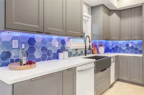 Kitchen - 4040 E 6th, Long Beach, CA 90814 photo 2 of 4