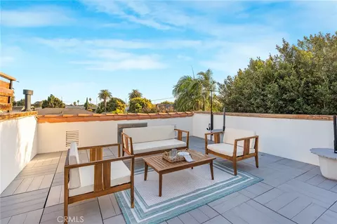 Exterior - 4040 E 6th, Long Beach, CA 90814 photo 2 of 6