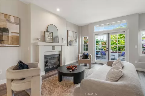 Living - 4040 E 6th, Long Beach, CA 90814 photo 1 of 2