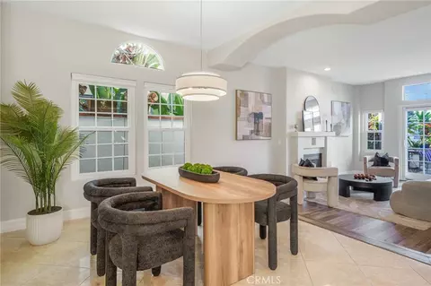 Dining - 4040 E 6th, Long Beach, CA 90814 photo 1 of 3