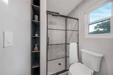 Bath - 4040 E 6th, Long Beach, CA 90814 photo 8 of 8