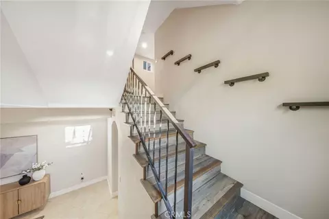 Entry Way - 4040 E 6th, Long Beach, CA 90814 photo 2 of 2
