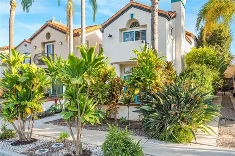 Exterior - 4040 E 6th, Long Beach, CA 90814 photo 5 of 6