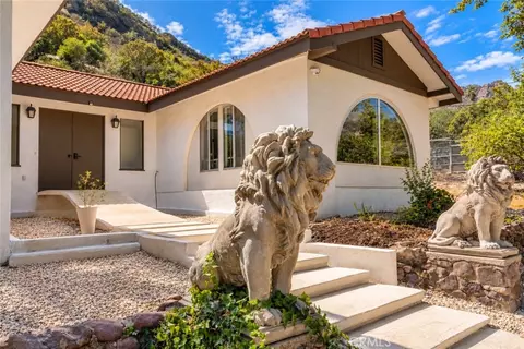 864 W Carlisle Rd, Westlake Village, CA 91361
