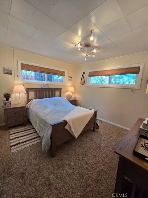 Bedroom - 1013 Mocking Bird, Wrightwood, CA 92397 photo 4 of 10