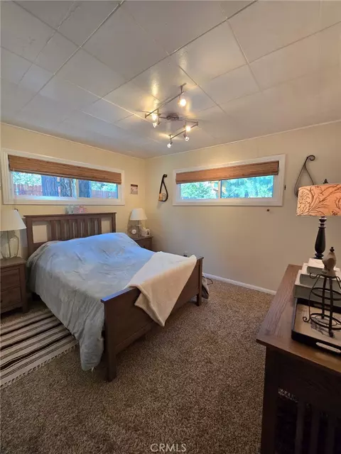 Bedroom - 1013 Mocking Bird, Wrightwood, CA 92397 photo 9 of 10