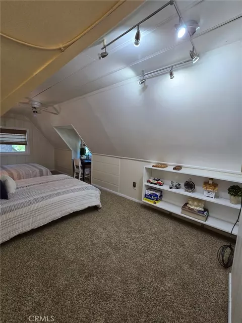 Bedroom - 1013 Mocking Bird, Wrightwood, CA 92397 photo 5 of 10