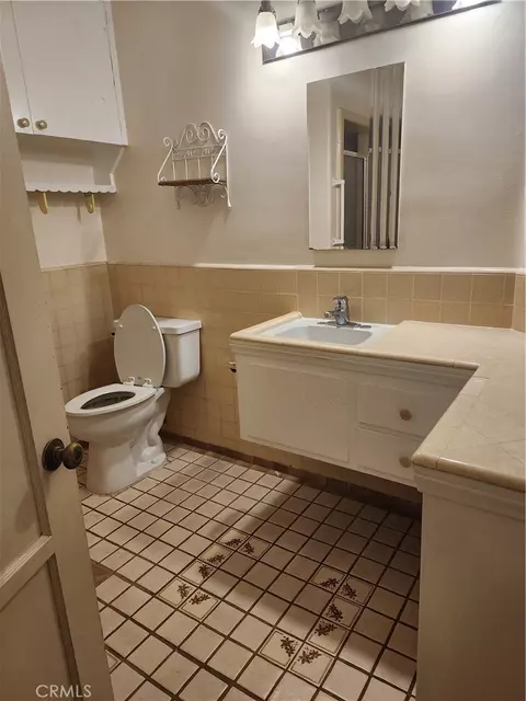 Bath - 502 Mesa, Monrovia, CA 91016 photo 3 of 4