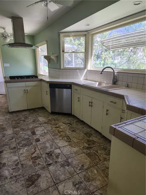 Kitchen - 502 Mesa, Monrovia, CA 91016 photo 1 of 2