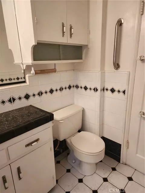 Bath - 502 Mesa, Monrovia, CA 91016 photo 2 of 4