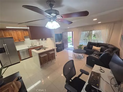 1010 W Macarthur Blvd #77, Santa Ana, CA 92707