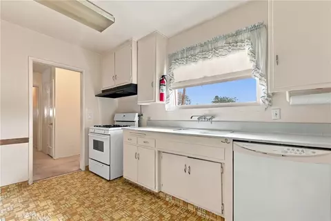 Kitchen - 1803 N Studebaker, Long Beach, CA 90815 photo 3 of 5