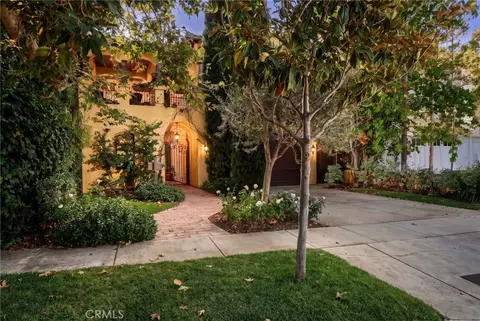 12226 Paisley Ln, Los Angeles, CA 90049