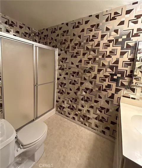 Bath - 7890 E Spring St #15E, Long Beach, CA 90815 photo 1 of 4