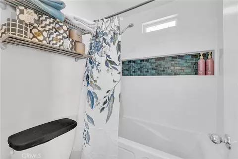 Bath - 7581 Stoney Creek Dr, Highland, CA 92346 photo 2 of 3