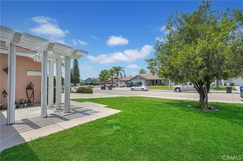 Exterior - 7581 Stoney Creek Dr, Highland, CA 92346 photo 2 of 5