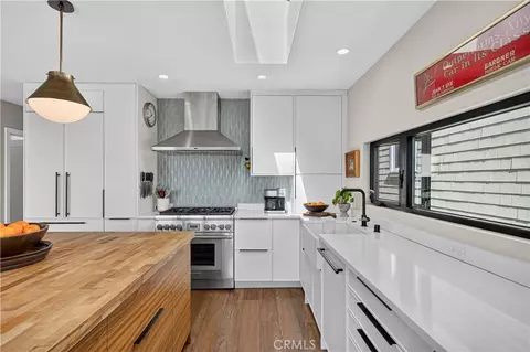 Kitchen - 5725 E Ocean, Long Beach, CA 90803 photo 4 of 11