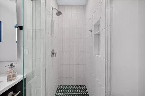 Bath - 5725 E Ocean, Long Beach, CA 90803 photo 2 of 6