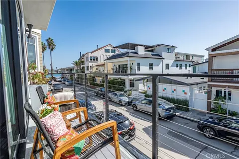 Exterior - 5725 E Ocean, Long Beach, CA 90803 photo 3 of 6