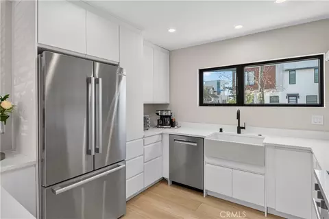 Kitchen - 5725 E Ocean, Long Beach, CA 90803 photo 9 of 11
