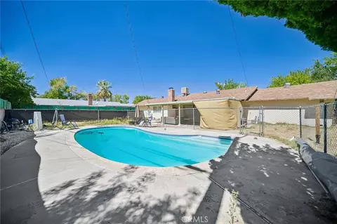 Exterior - 1112 E Avenue J4, Lancaster, CA 93535 photo 4 of 6