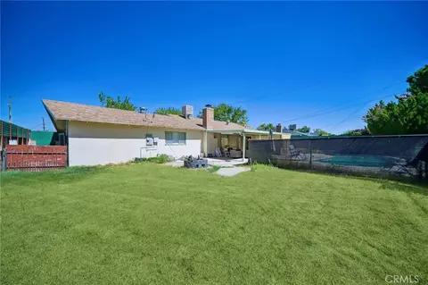 Exterior - 1112 E Avenue J4, Lancaster, CA 93535 photo 5 of 6