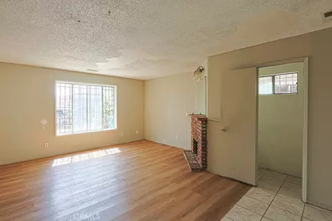 Living - 1019 E 21st, Long Beach, CA 90806 photo 4 of 4