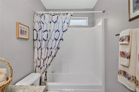 Bath - 1040 Trailview Ln, Corona, CA 92881 photo 2 of 7