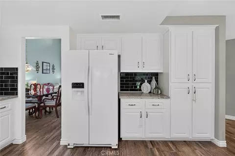 Kitchen - 1040 Trailview Ln, Corona, CA 92881 photo 5 of 5
