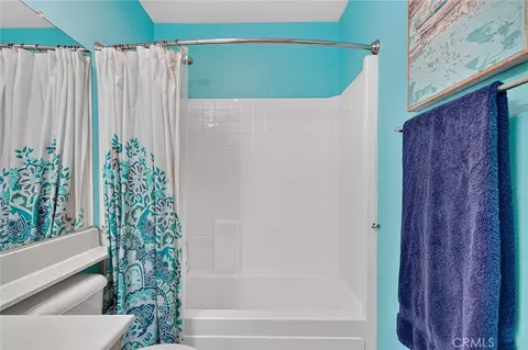 Bath - 1040 Trailview Ln, Corona, CA 92881 photo 7 of 7