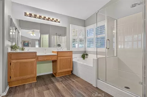 Bath - 1040 Trailview Ln, Corona, CA 92881 photo 5 of 7