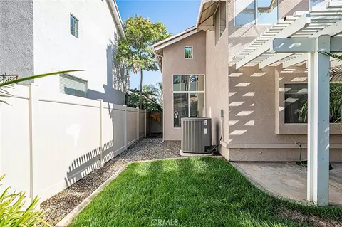 Exterior - 1040 Trailview Ln, Corona, CA 92881 photo 6 of 8
