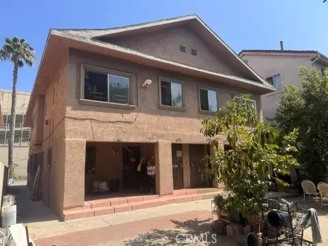 811 W 40th, Los Angeles, CA 90037